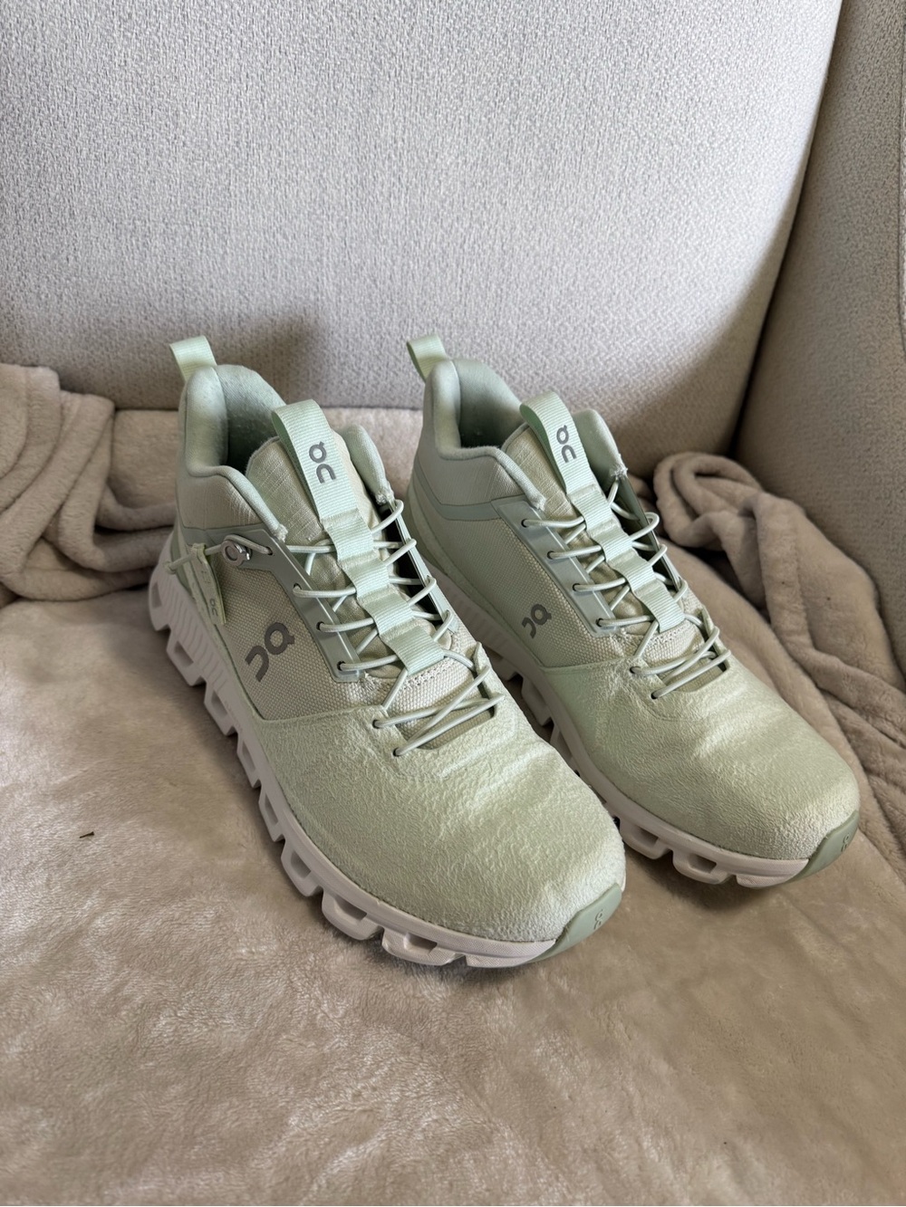 On Running Women's Light Mint Cloud Waterproof Boots